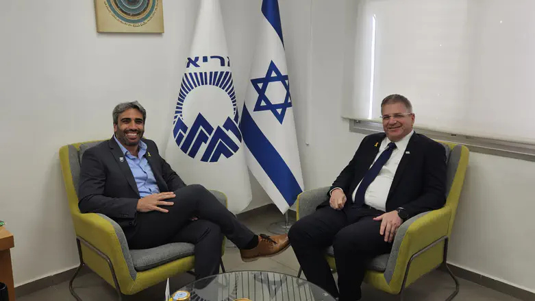 שטבון עם השר קיש