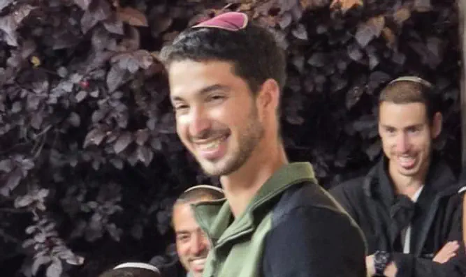 יהונתן דויטש הי"ד נואם במסיבת האירוסין שלו