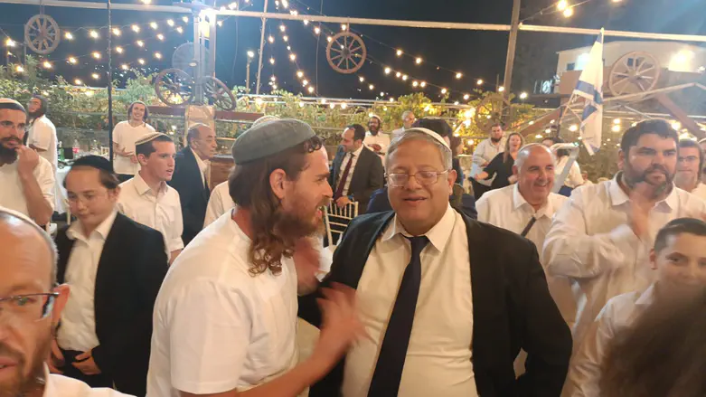 דנינו עם בן גביר