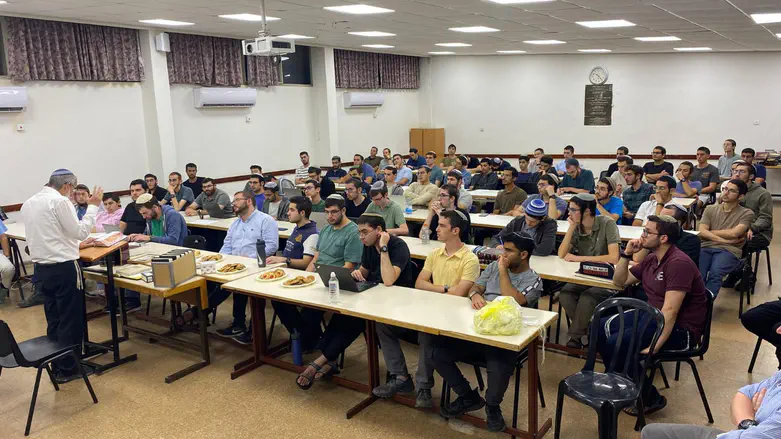 שיעור פרידה של הרב אריה שטרן