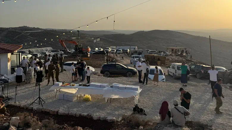 הכנסת ספר התורה