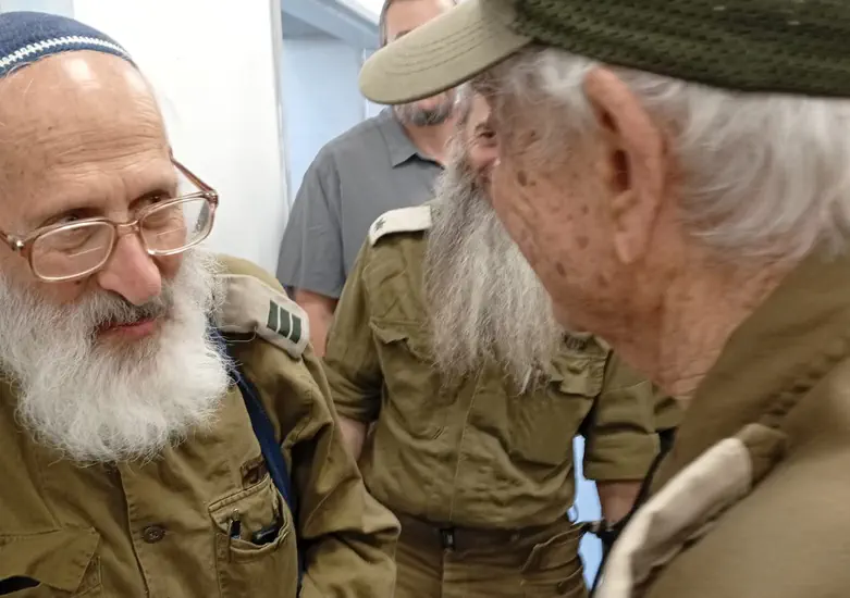 הרב אבינר עם עזרא יכין