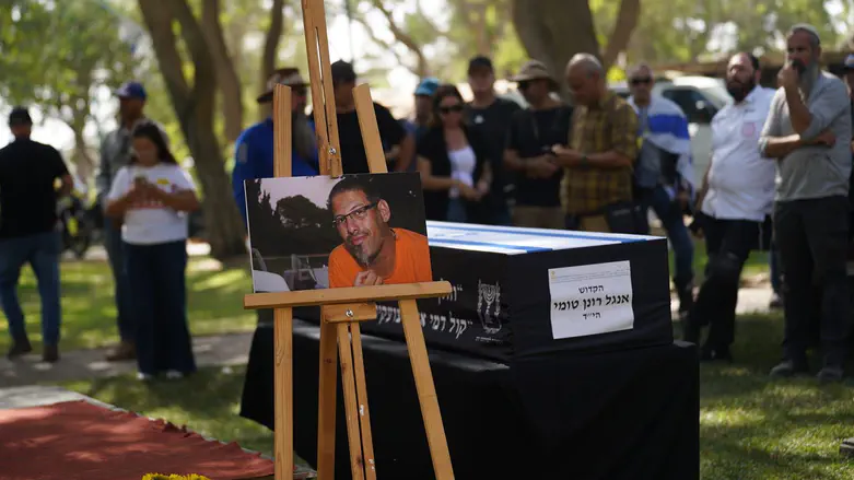 רונן אנגל מובא למנוחות