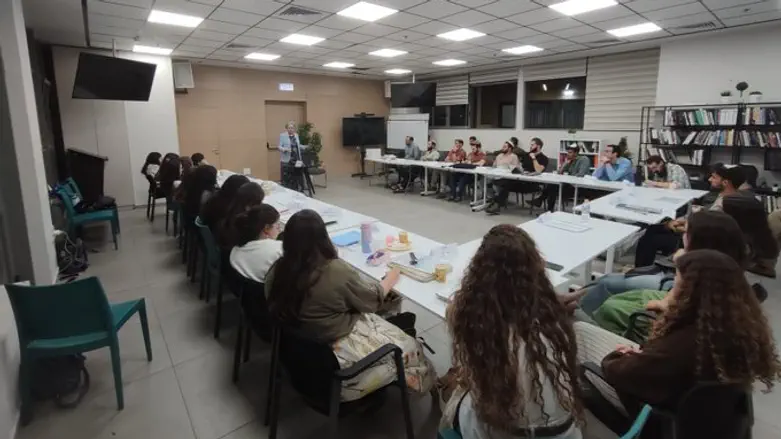 סטרוק בשיחה