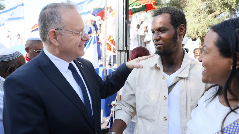 מנגיסטו עם חגואל