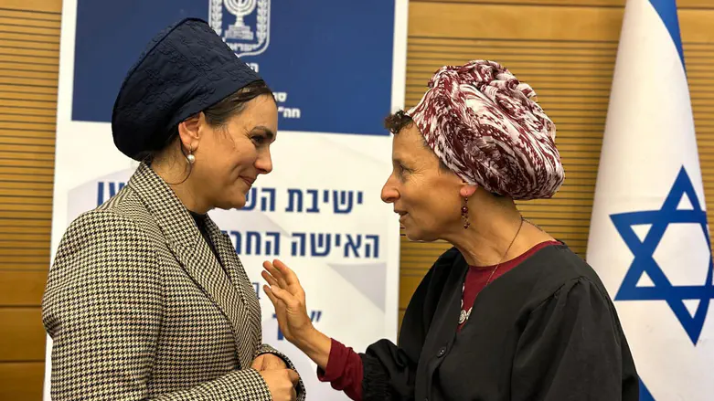 הרבנית דנה סליי עם סון הר מלך