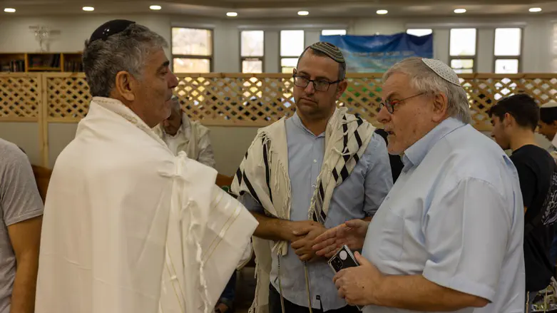 מנחם הורוביץ בתפילה