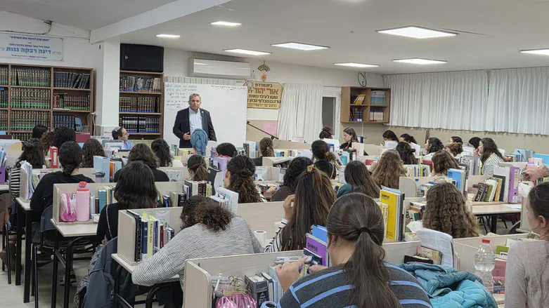 אלקין במדרשה