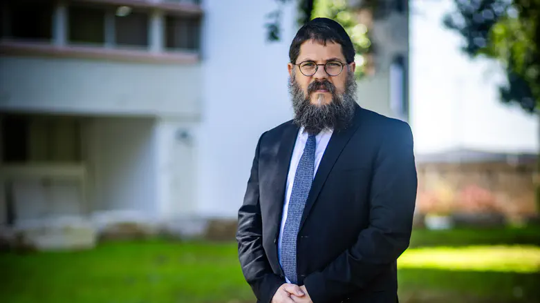 הרב שניאור אשכנזי