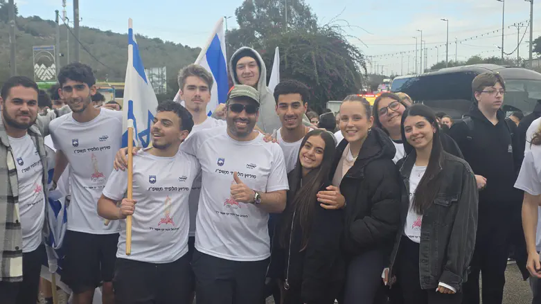 ראש העיר עם הנוער