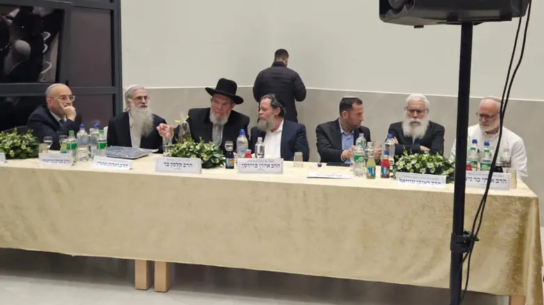 הכתרת הרב בטל מנשה