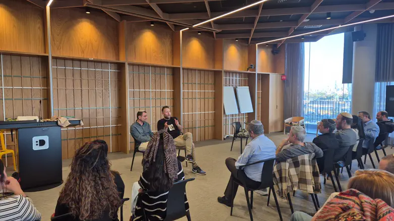 גרובר עם המנהלים