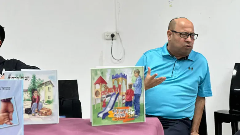 עמנואל בן סבו בהרצאה