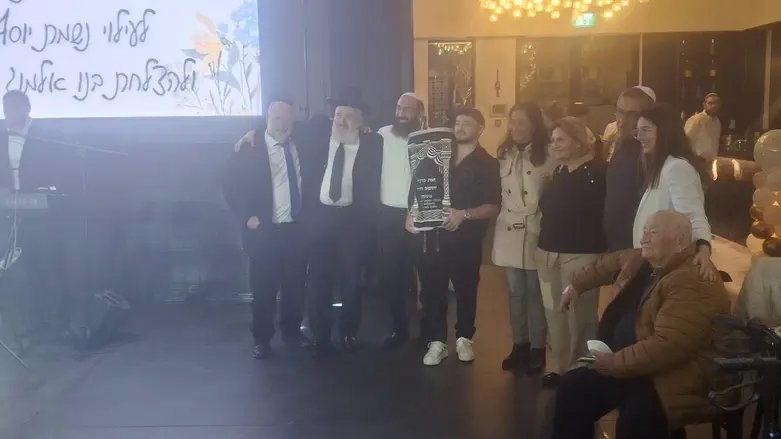 הכנסת ספר התורה