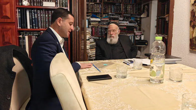 ח"כ טל בבית הרב