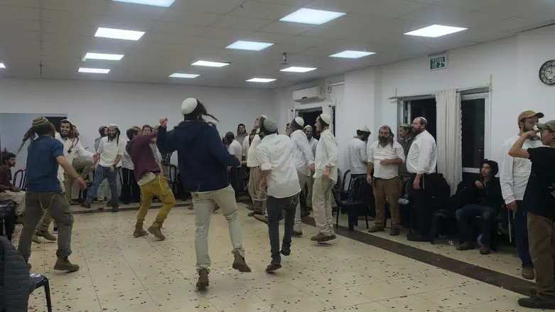 ריקודים באירוסין