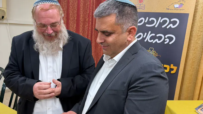 סופר בישיבה