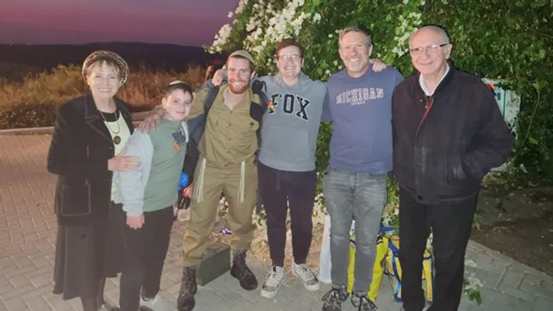 שלומי הי"ד בחיק משפחתו