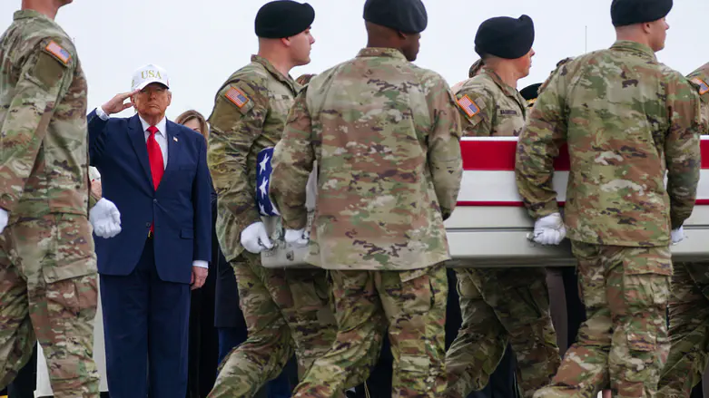 טראמפ במסע ההלוויה