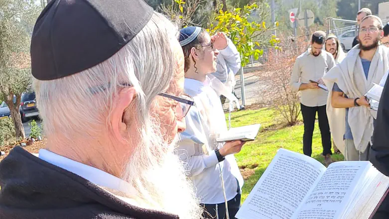 הרב מלמד במעמד