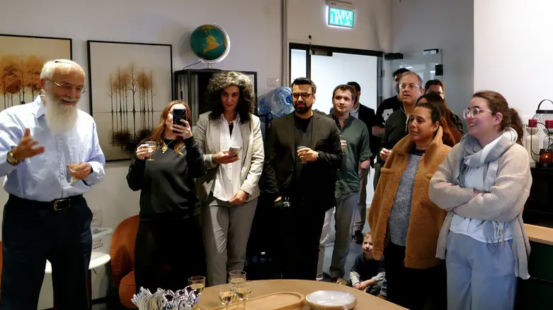 הרמת כוסית במשב