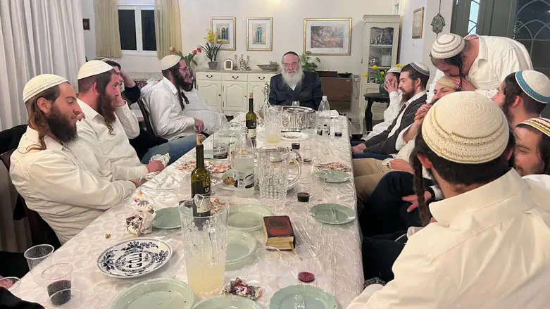 אצל ראש הישיבה הרב שמחה שטטנר