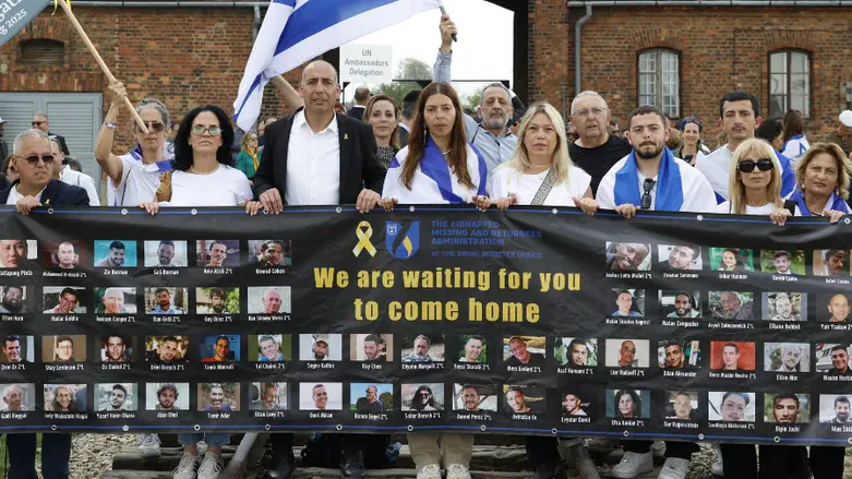 מורן סטלה ינאי וחברי המשלחת