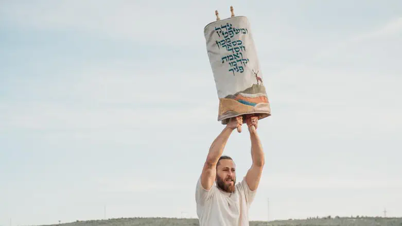 ראם ניר צבי בחגיגות הקמת הישוב