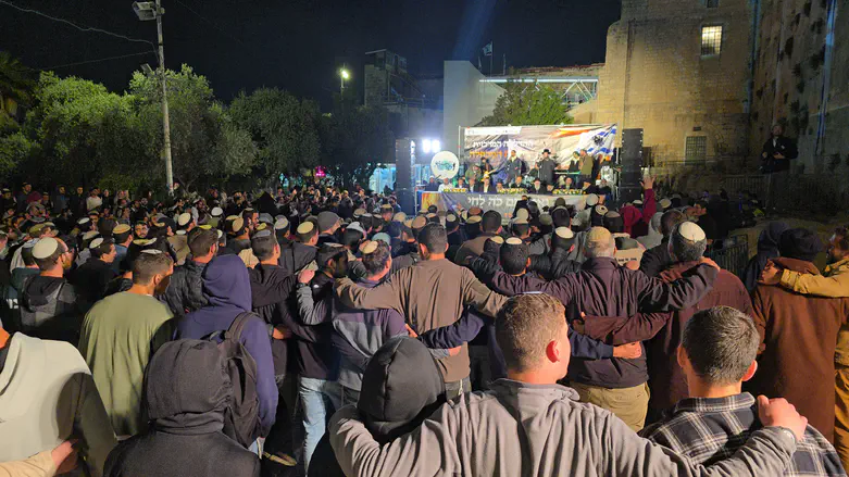 אלפים בחגיגות בחברון