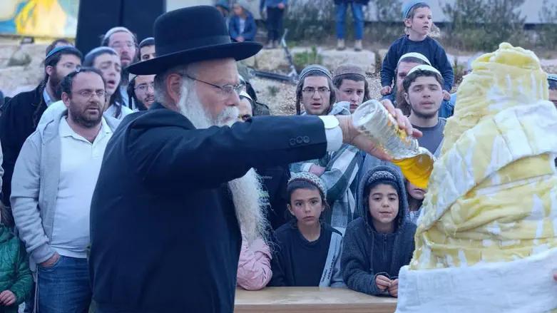 הרב דודי דודקביץ' בהדלקה