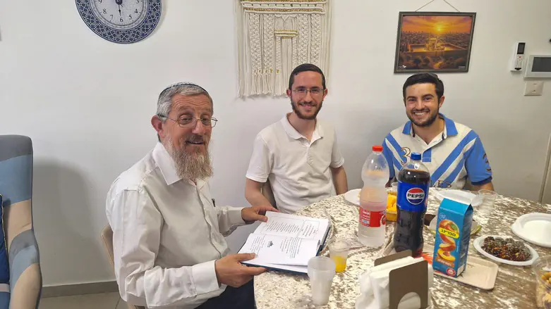 הרב אריה שטרן בלחיים