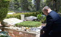 בנט בקבר עמנואל מורנו: "חברי ואחי"