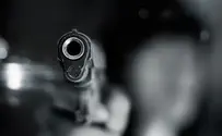 פעוט בן שנתיים מצא אקדח בספה - וירה בעצמו