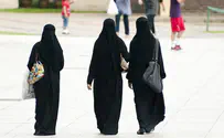 צרפת מרחיבה את האיסור על לבוש מוסלמי