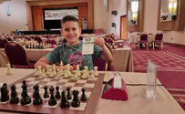אלירן שילון בן ה-10 הוא אלוף העולם בשחמט
