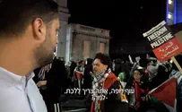 כשהמפגינים גילו שהעיתונאי ישראלי