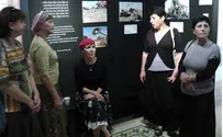 הנשים הגיעו למוזיאון ופרצו בבכי